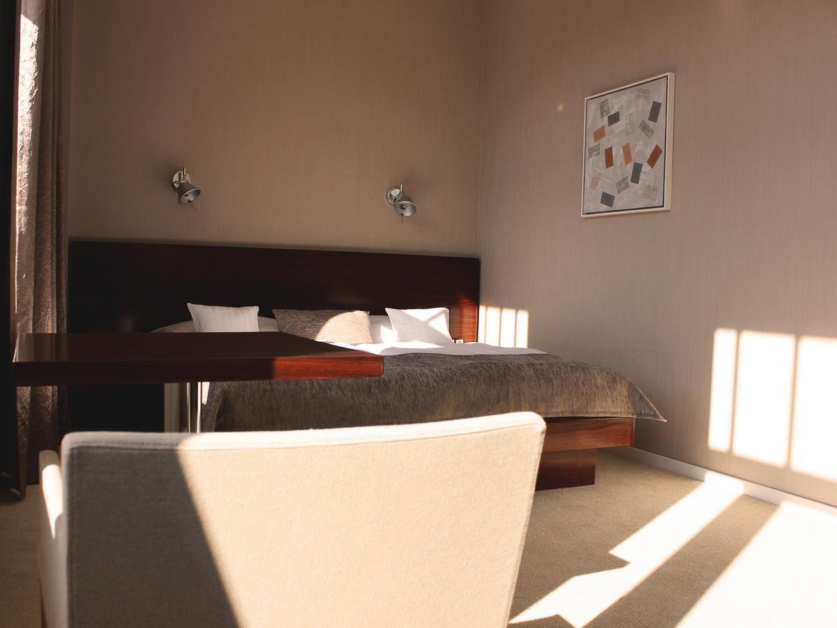 Hotel Lev Levice Kamer foto